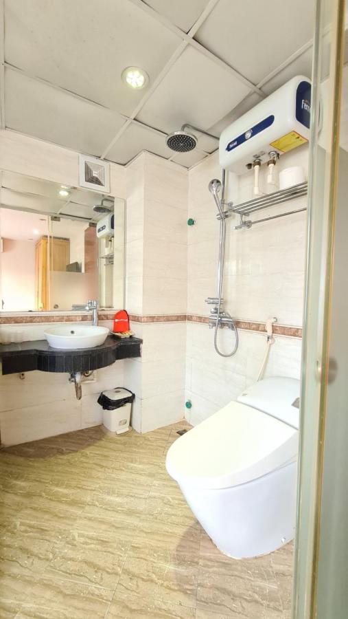ホテル Reddoorz Newstyle House Nguyen Ngoc Vu ハノイ市 エクステリア 写真